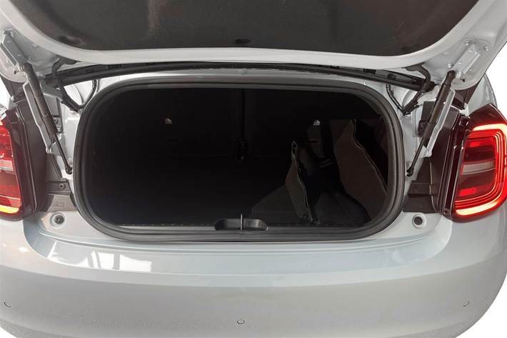 Blå Fiat 500e fra 2023