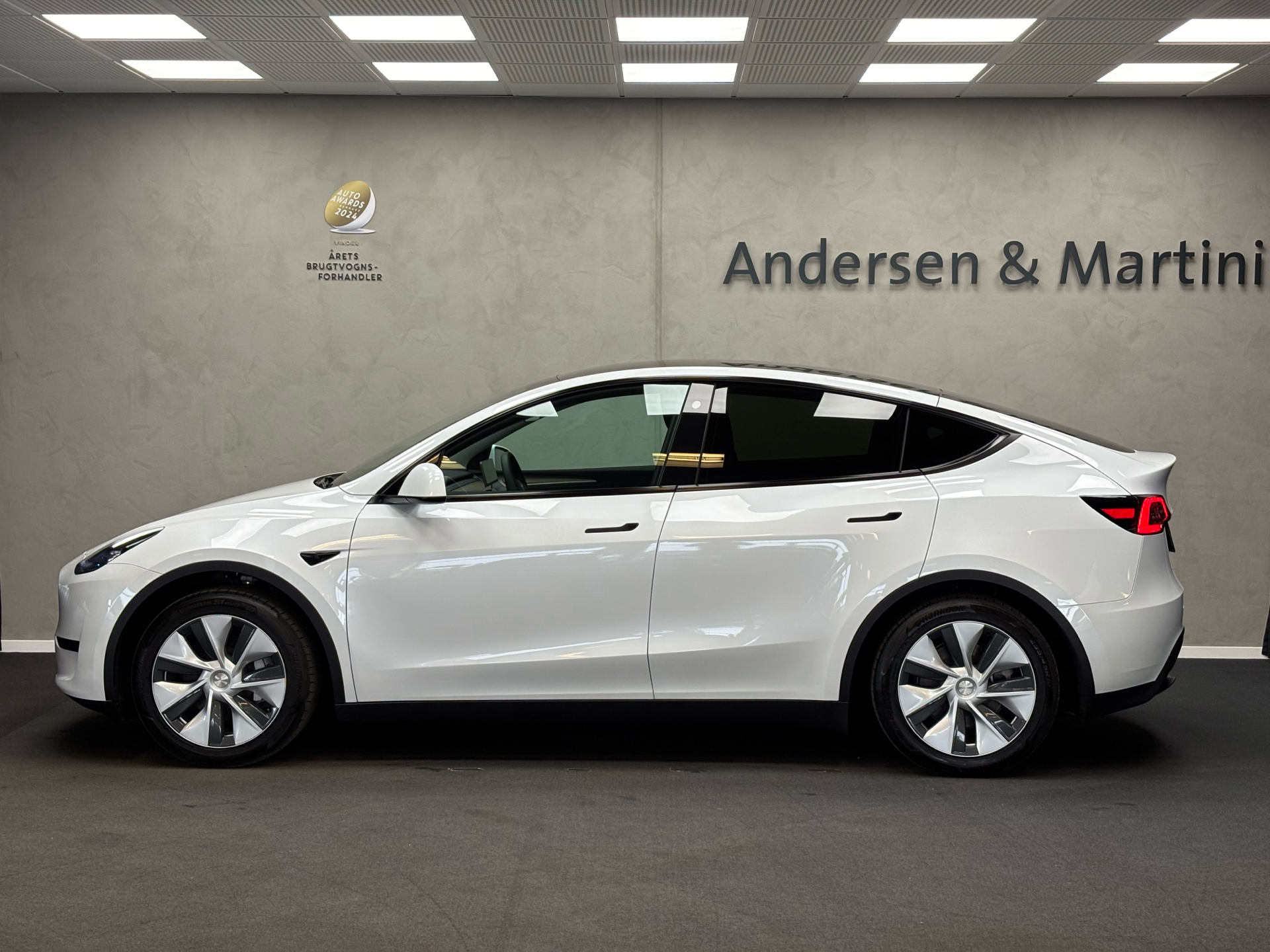 Tesla Model Y EL RWD 299HK 5d Aut.