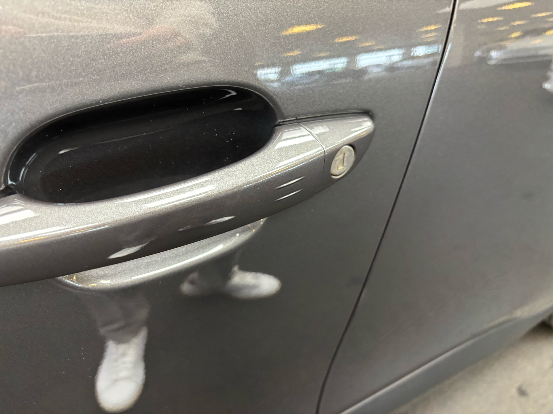 Grå Citroën ë-C4 X fra 2024