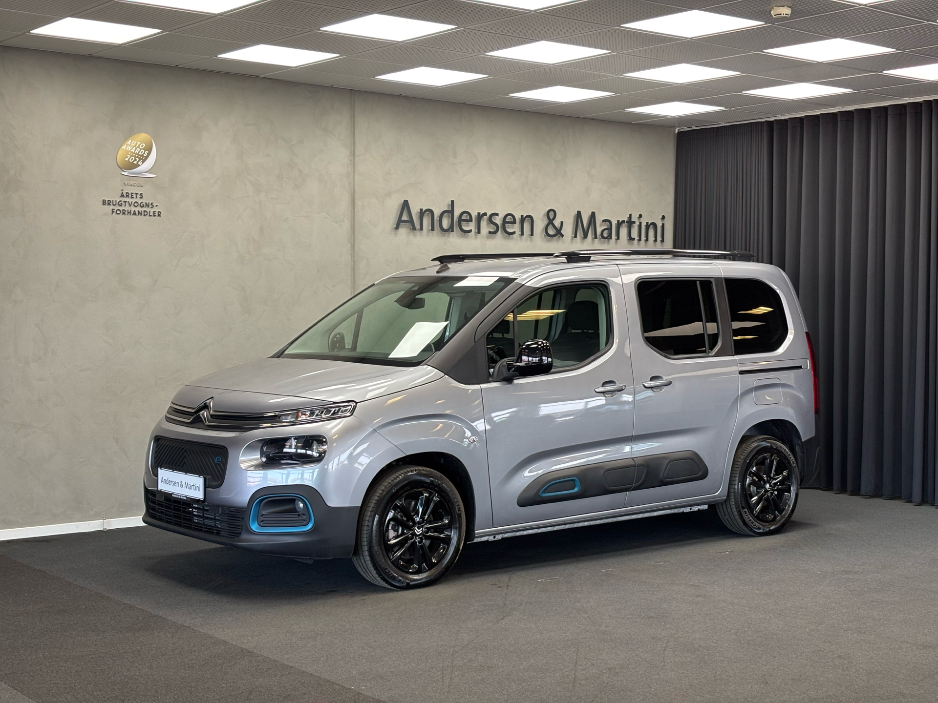 Grå Citroën ë-Berlingo fra 2023 set udefra