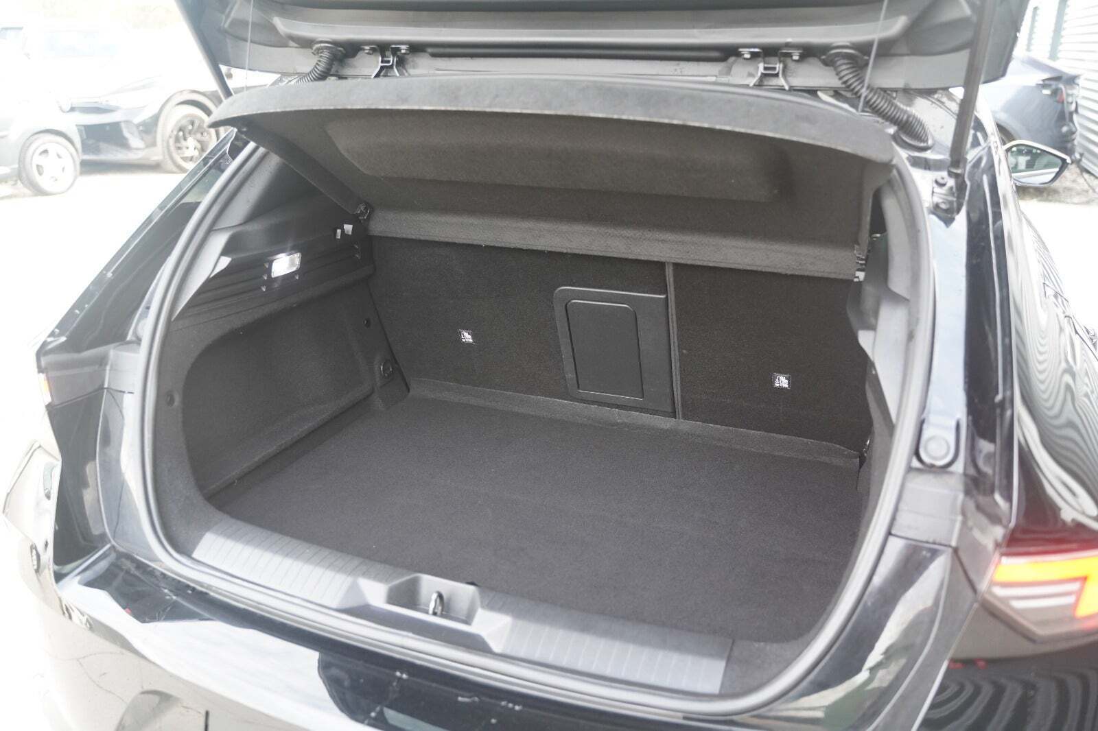 Sort Opel Astra fra 2022