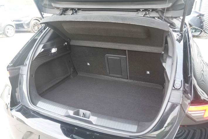 Sort Opel Astra fra 2022