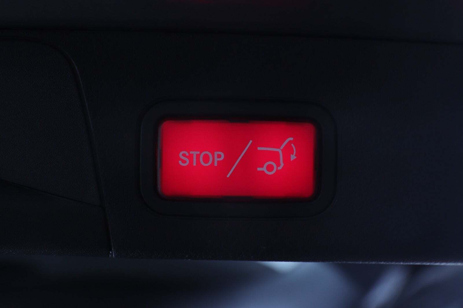 Grå Mercedes EQB300 fra 2024