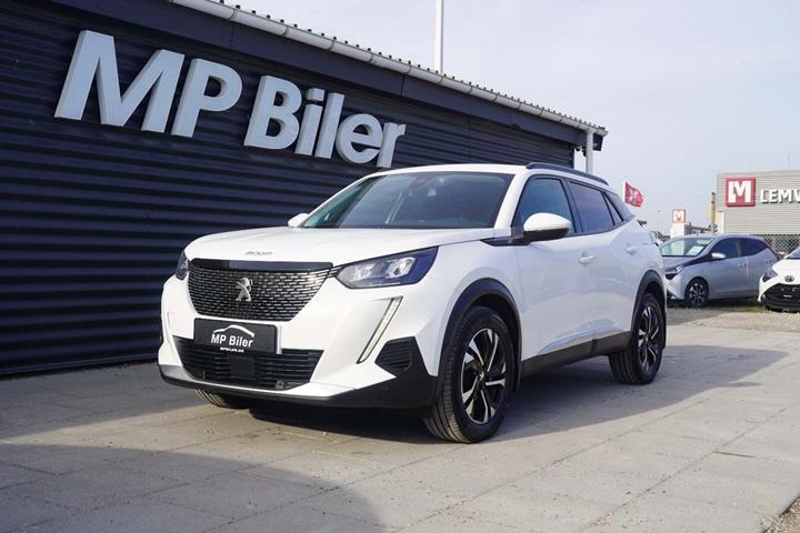 Hvid Peugeot 2008 fra 2020 set udefra