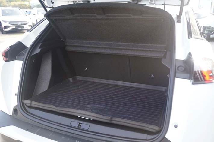 Hvid Peugeot 2008 fra 2020