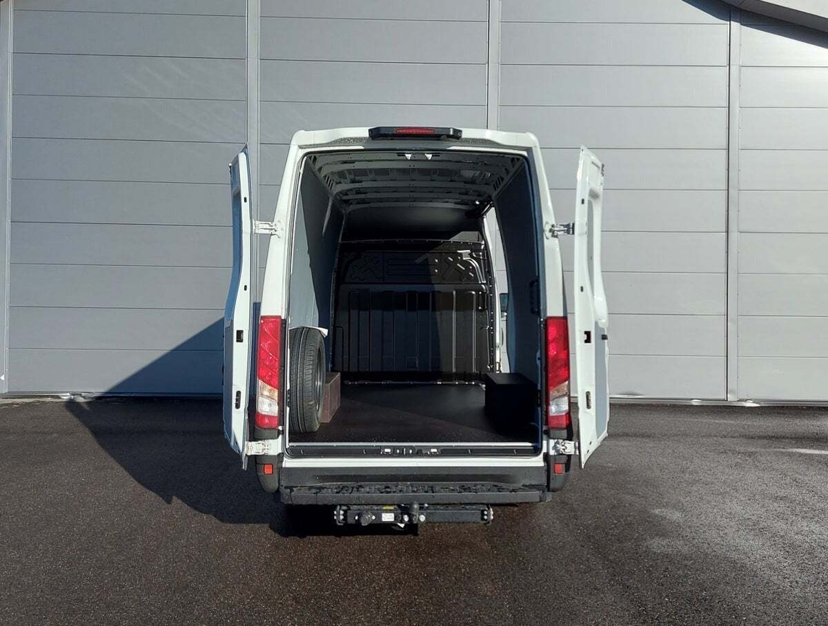 Iveco Daily 2,3 35S16 12m³ Van AG8