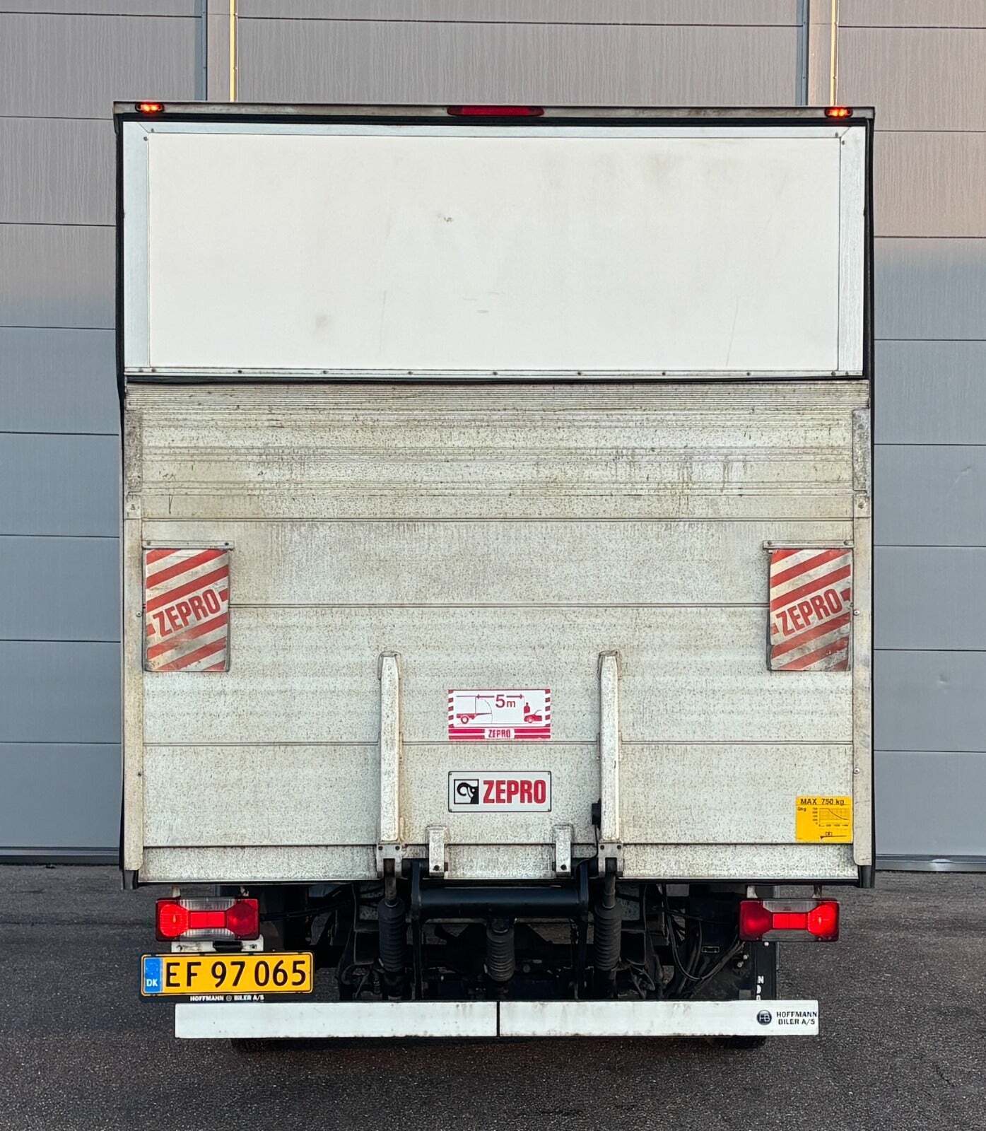 Iveco Daily 2,3 35S16 Alukasse m/lift AG8