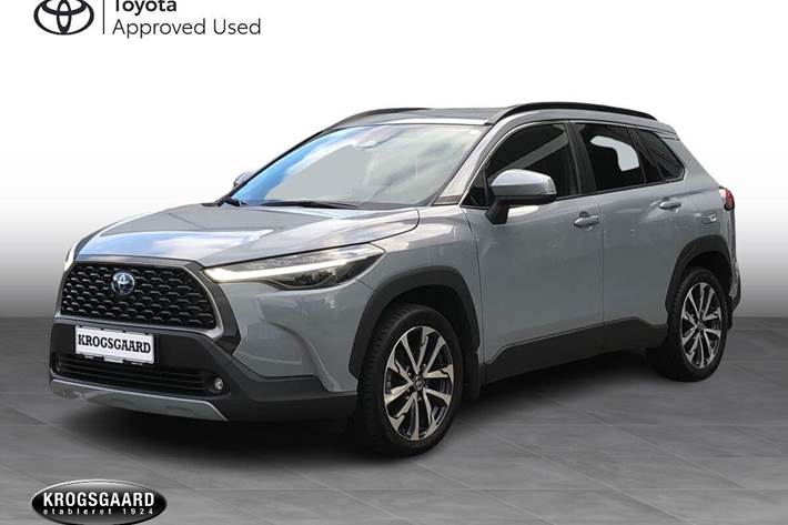 Grå Toyota Corolla Cross fra 2023 set udefra