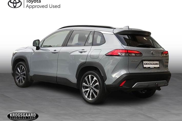 Grå Toyota Corolla Cross fra 2023