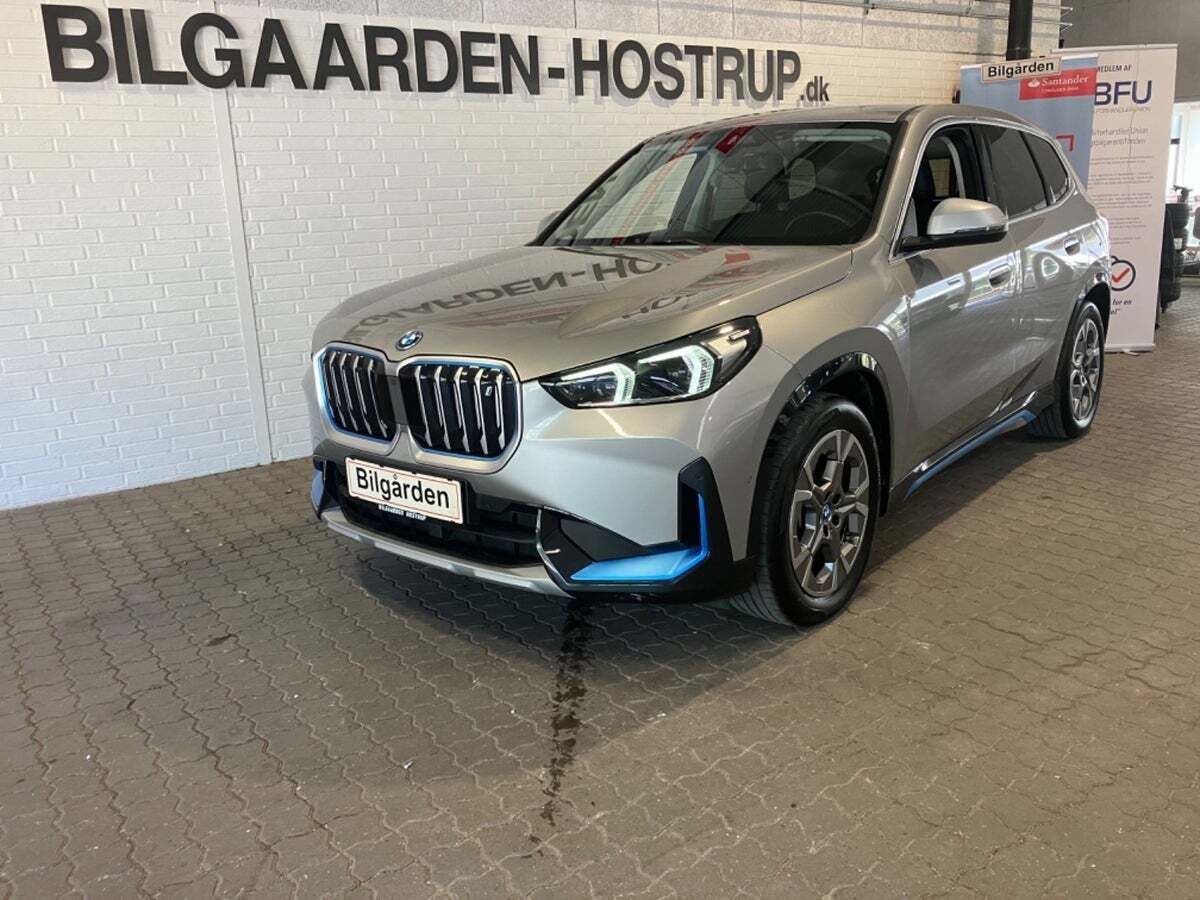 BMW iX1 xDrive30 X-Line