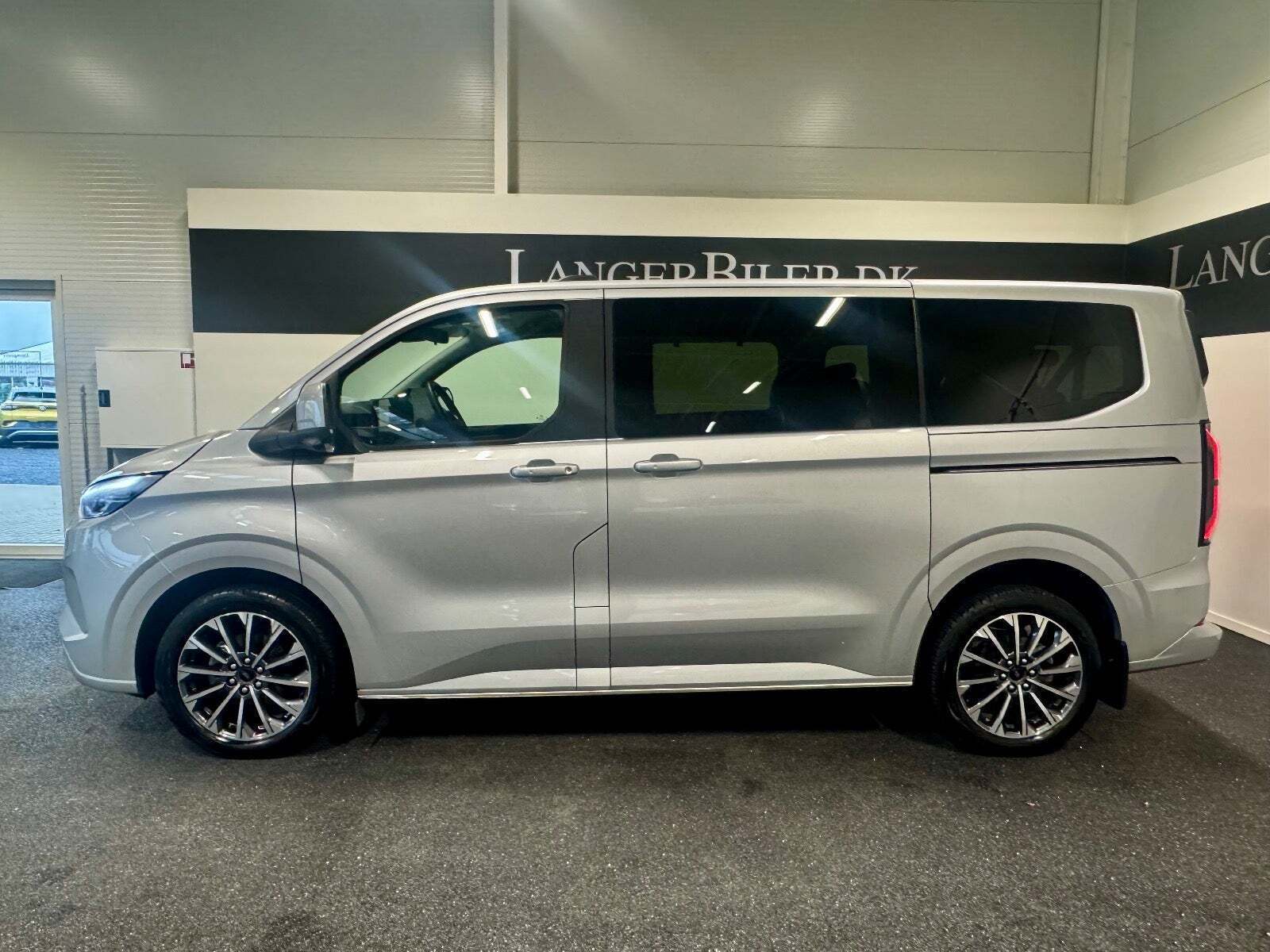 Ford Tourneo Custom 340S 2,5 PHEV Titanium X CVT