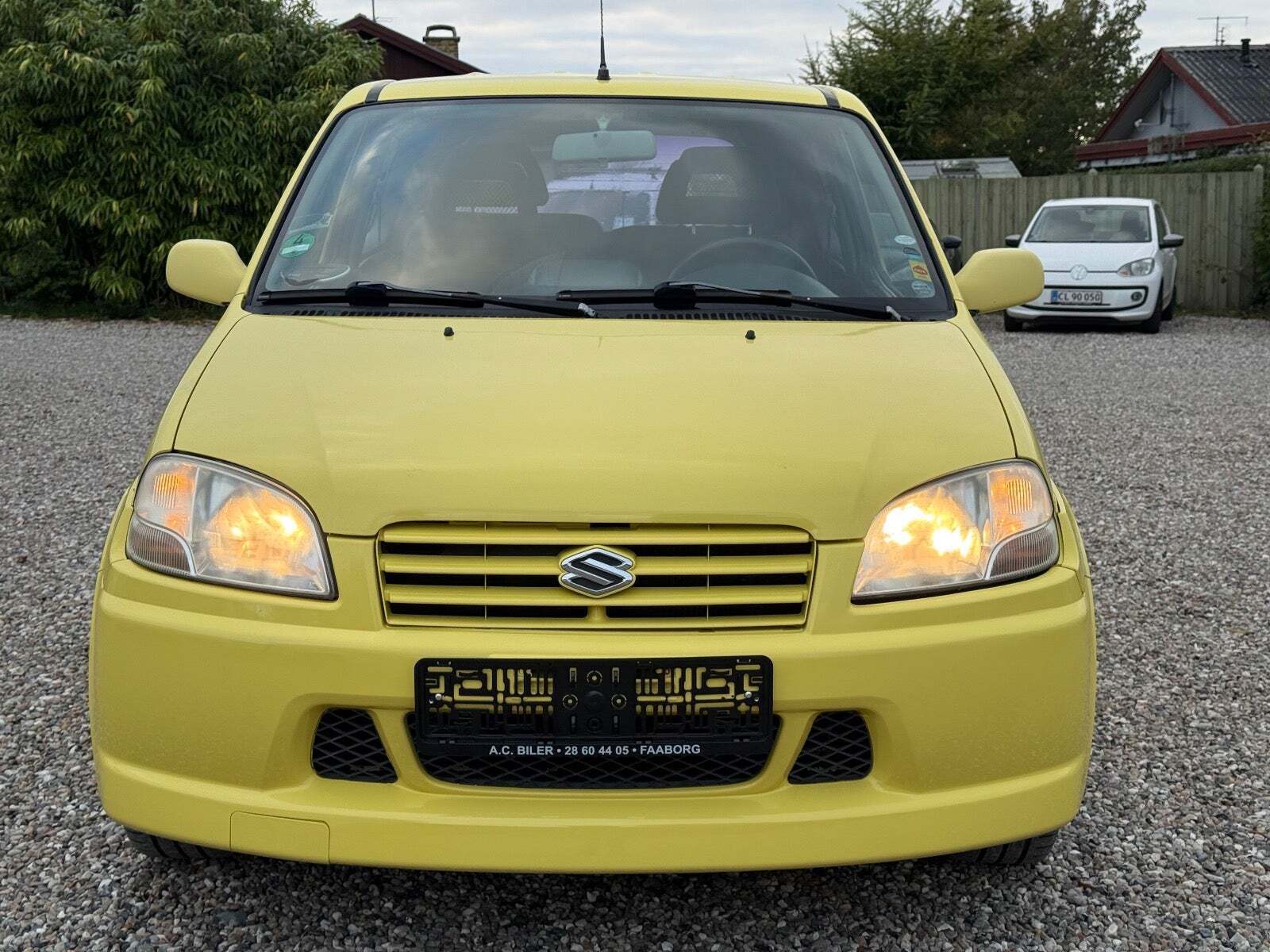 Gul Suzuki Ignis fra 2004