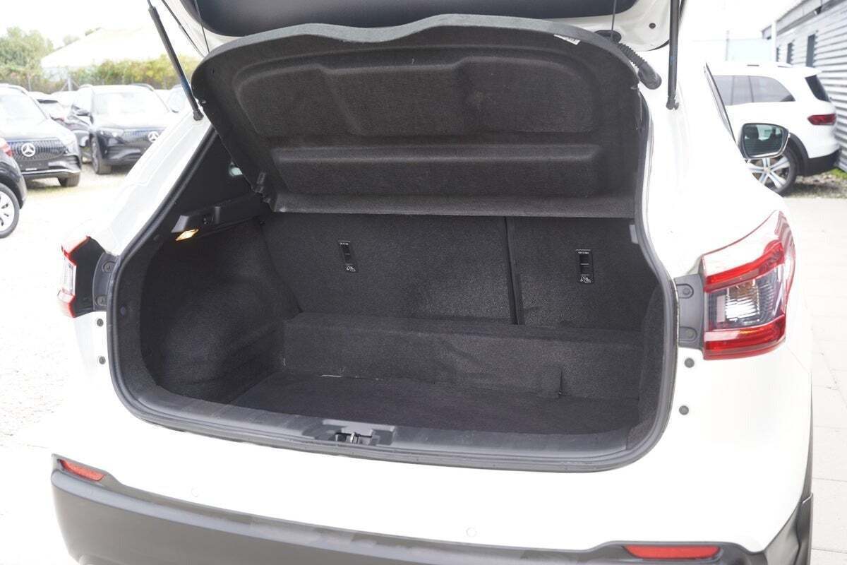 Hvid Nissan Qashqai fra 2019