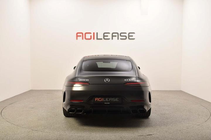 Grå Mercedes AMG GT 63 fra 2019 set udefra