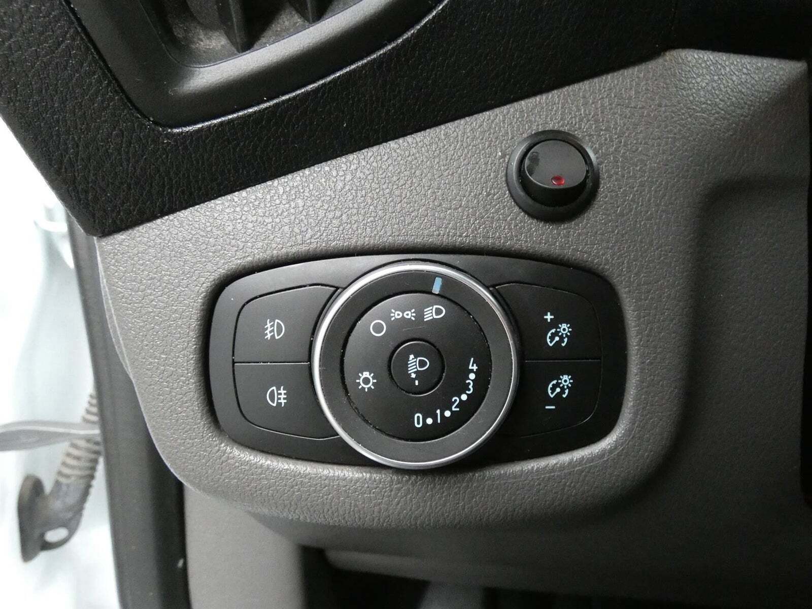 Hvid Ford Transit Connect fra 2019