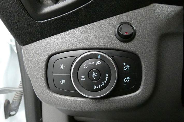 Hvid Ford Transit Connect fra 2019