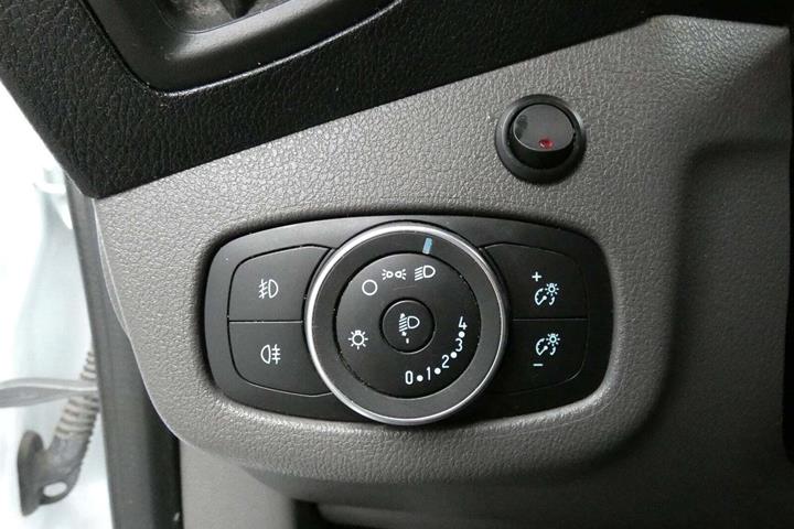 Hvid Ford Transit Connect fra 2019