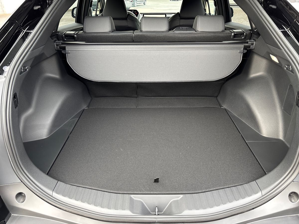 Sort Toyota BZ4X fra 2025