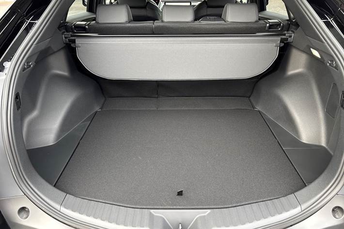 Sort Toyota BZ4X fra 2025