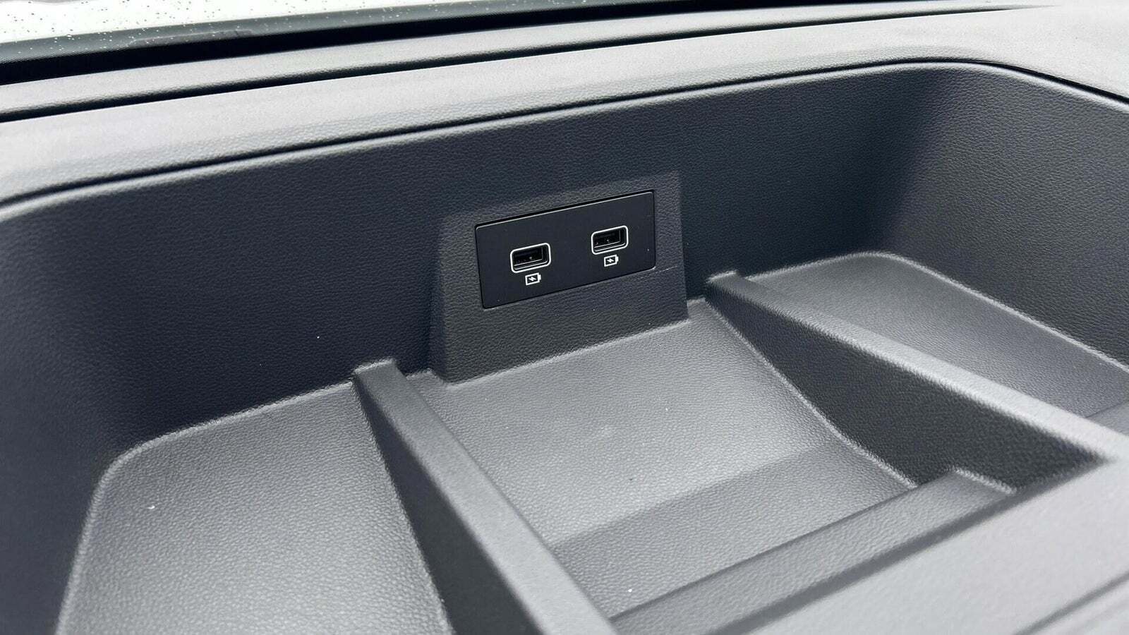 Hvid Renault Trafic fra 2025