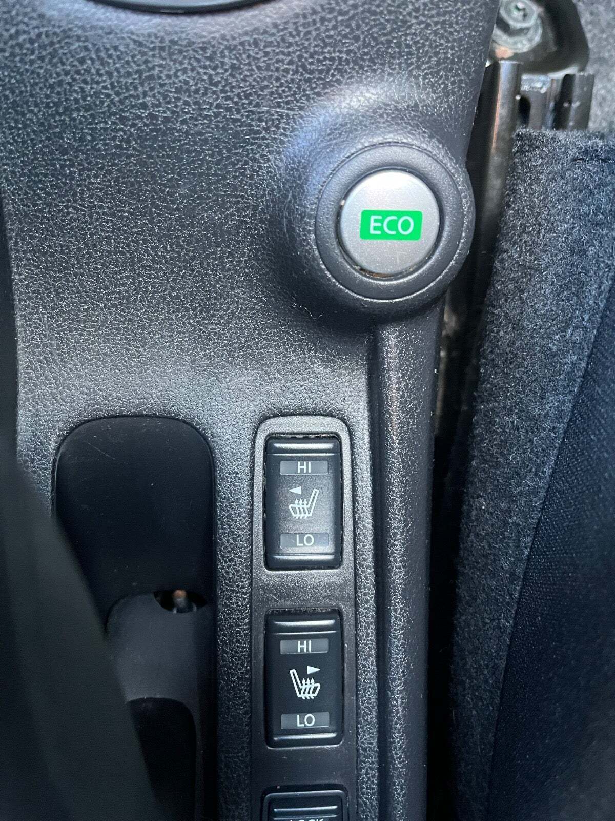 Grå Nissan Note fra 2014