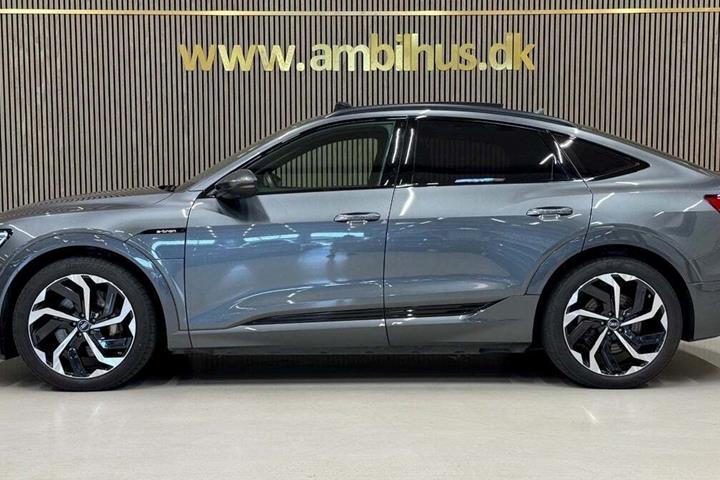 Grøn Audi e-tron fra 2022