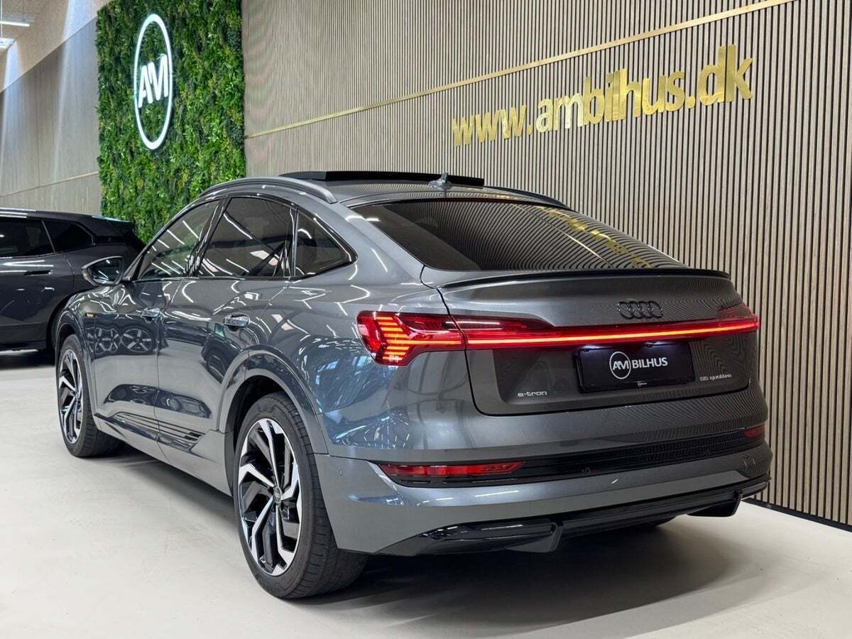Grøn Audi e-tron fra 2022