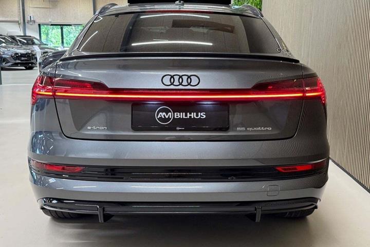 Grøn Audi e-tron fra 2022