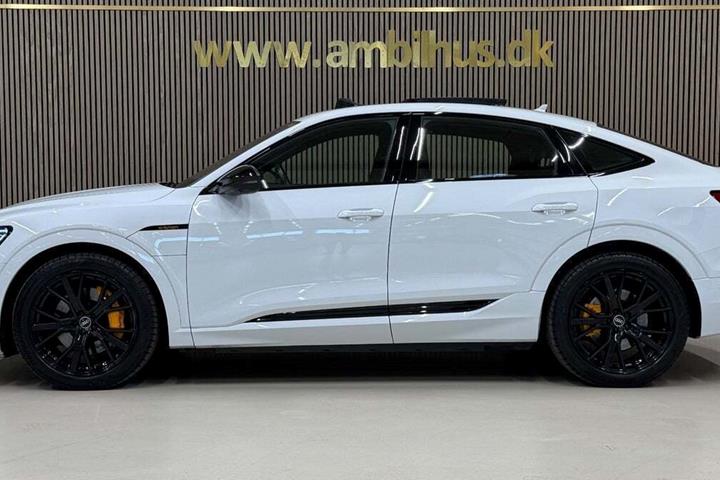 Grøn Audi e-tron fra 2022