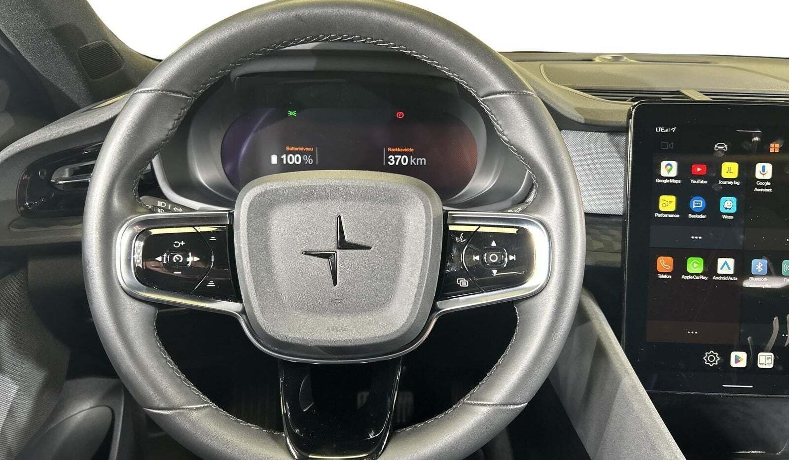 Sort Polestar 2 fra 2023