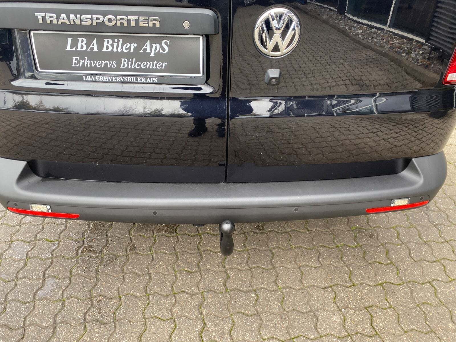 Sort VW Transporter fra 2023