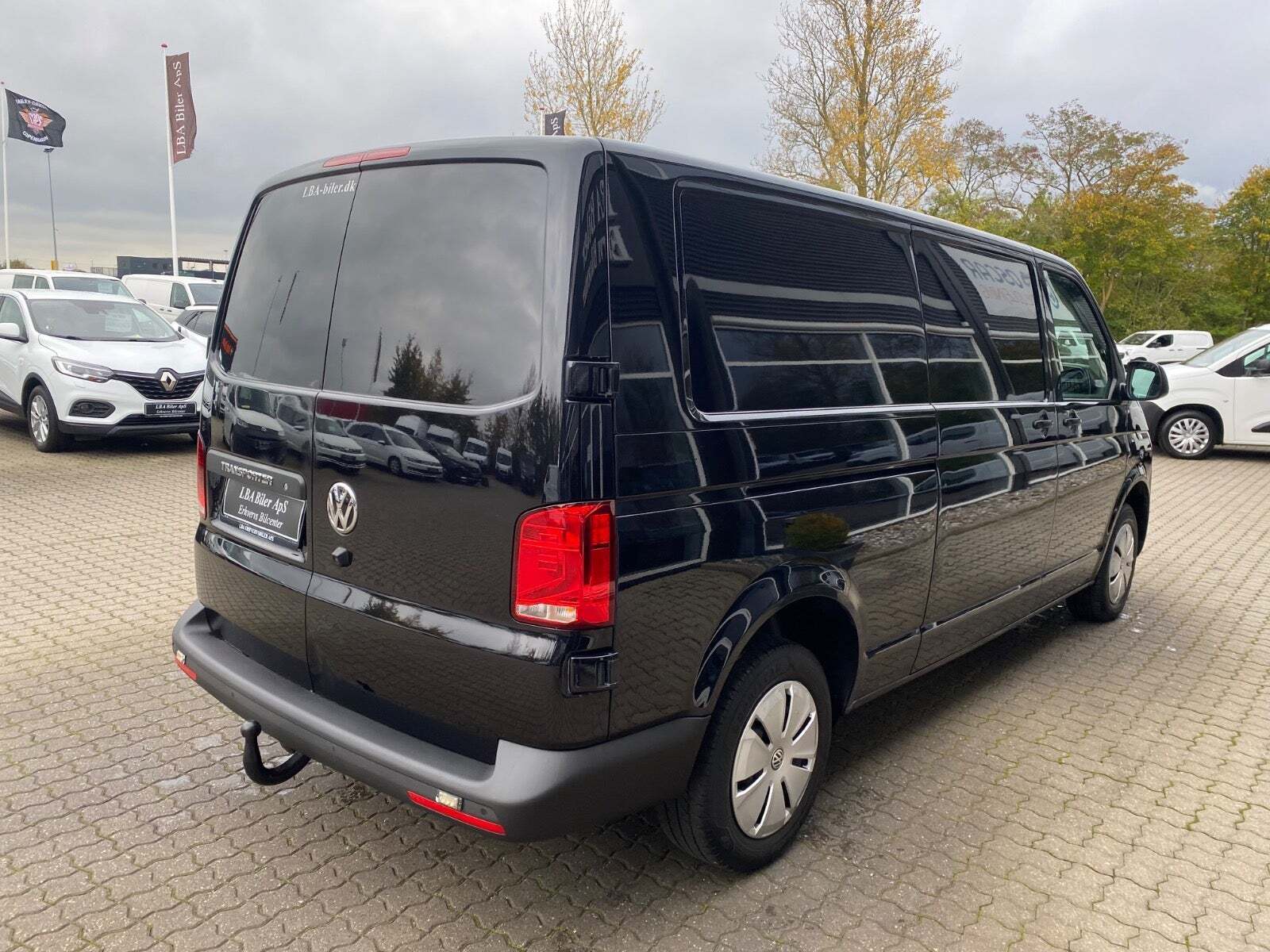 Sort VW Transporter fra 2023