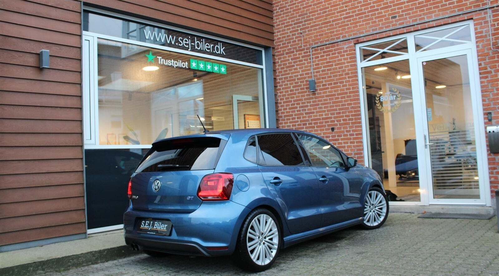 Blå VW Polo fra 2016