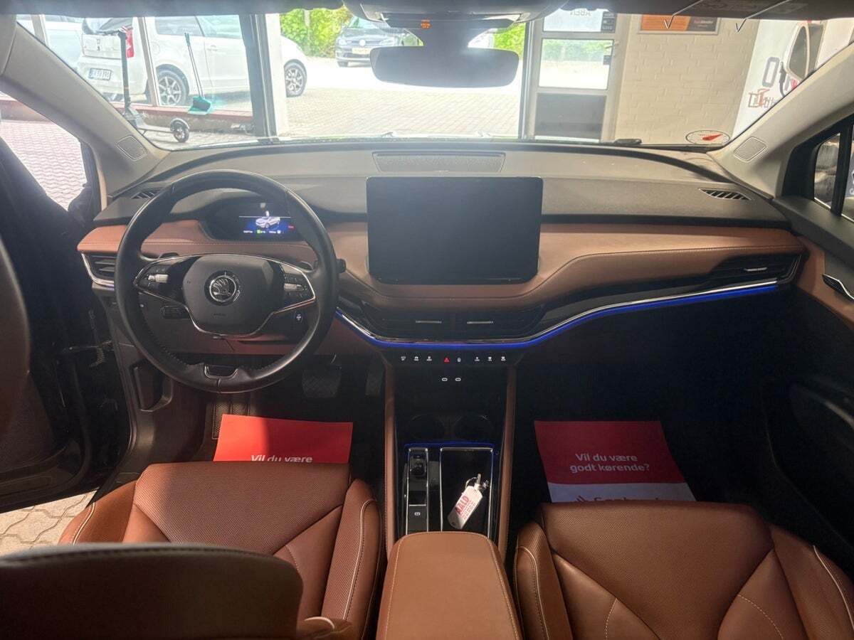 Sort Skoda Enyaq fra 2023