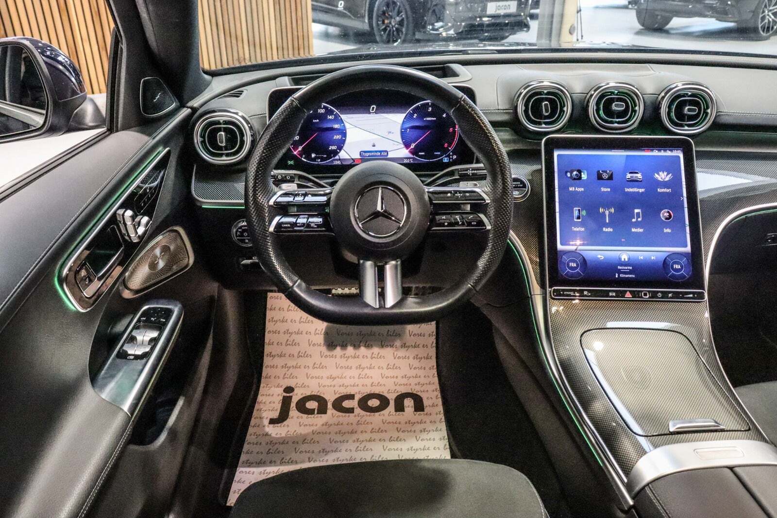 Blå Mercedes C300 d fra 2023