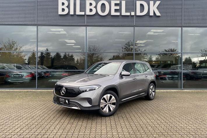 Grå Mercedes EQB250+ fra 2024 set udefra