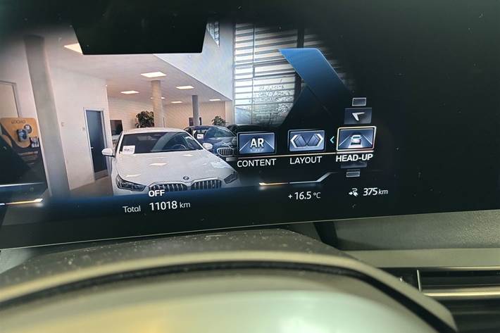 Blå BMW iX fra 2025