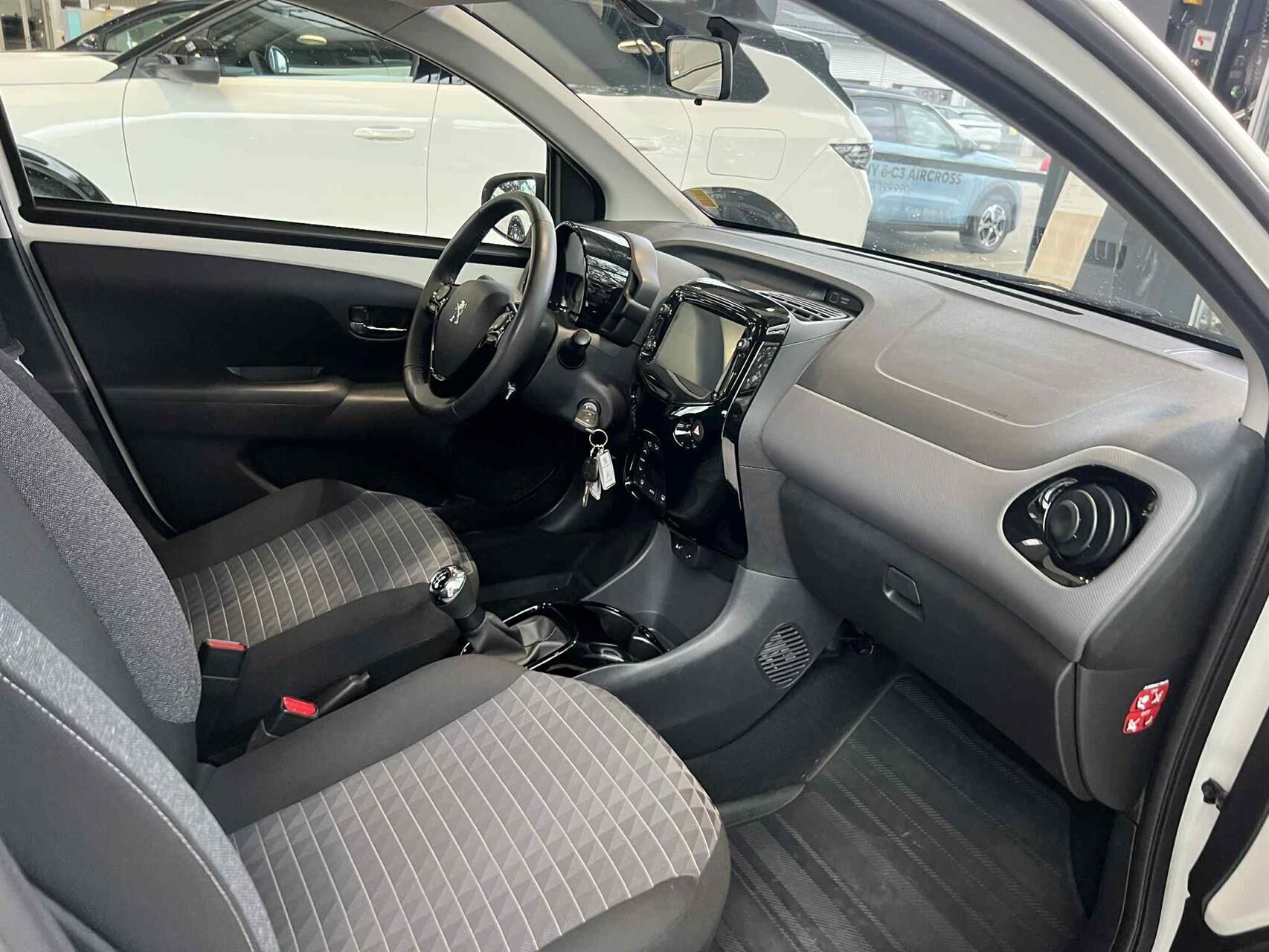 Hvid Peugeot 108 fra 2021