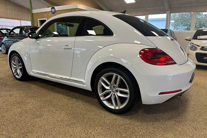 Hvid VW The Beetle fra 2015