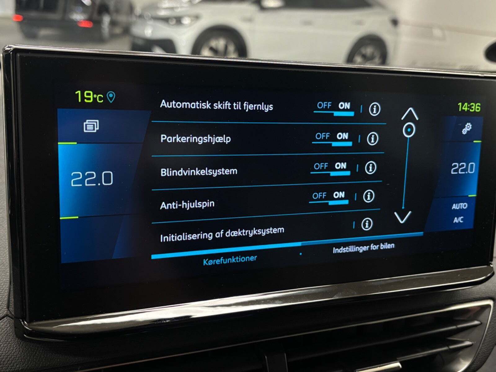 Hvid Peugeot 3008 fra 2020