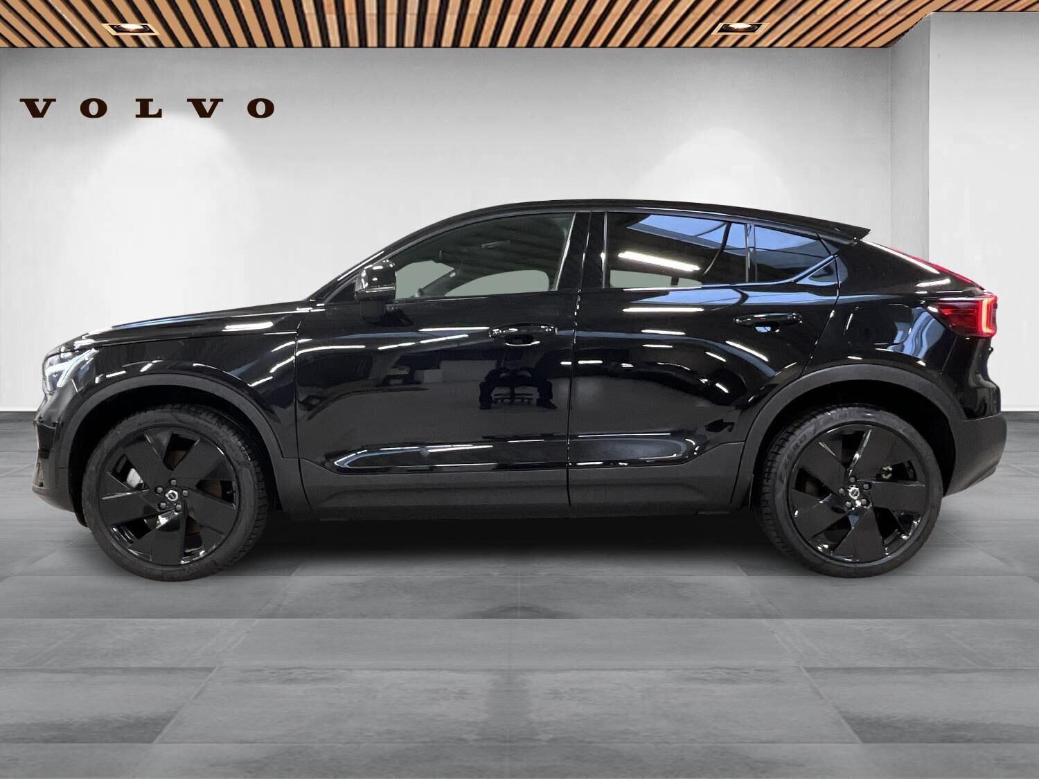 Volvo EC40 Extended Range Black Edition