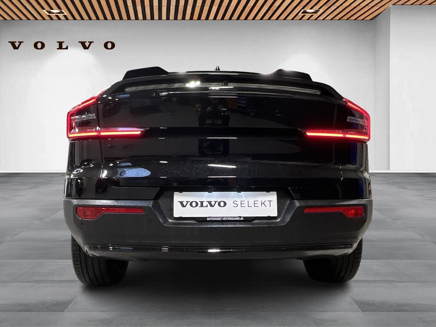 Volvo EC40 Extended Range Black Edition