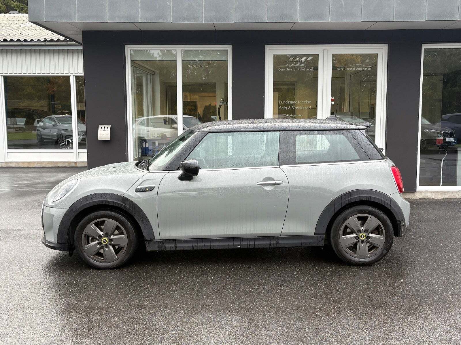 Mini Cooper SE Classic Trim