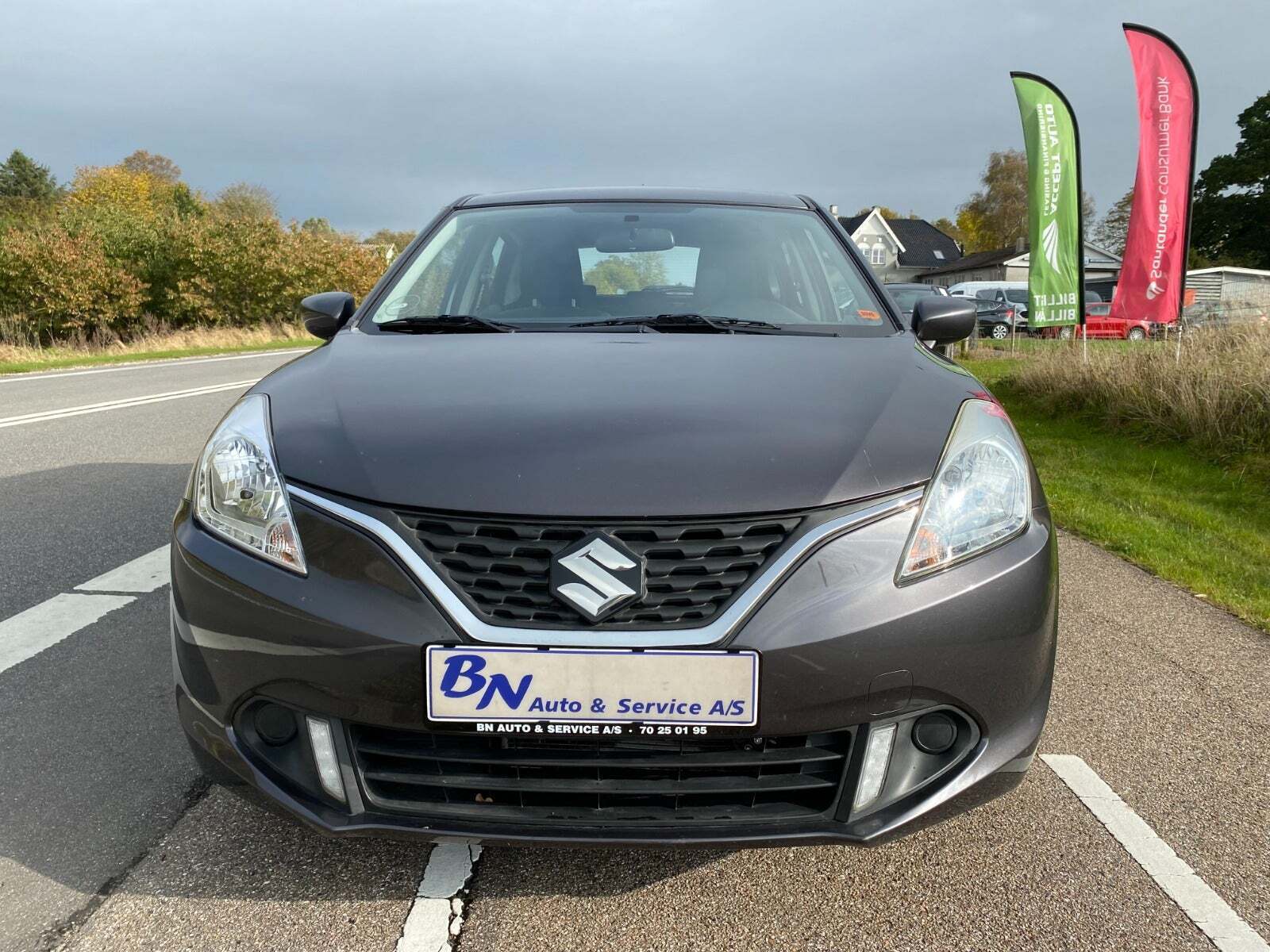 Grå Suzuki Baleno fra 2017