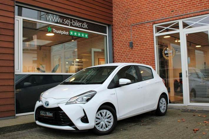 Hvid Toyota Yaris fra 2020