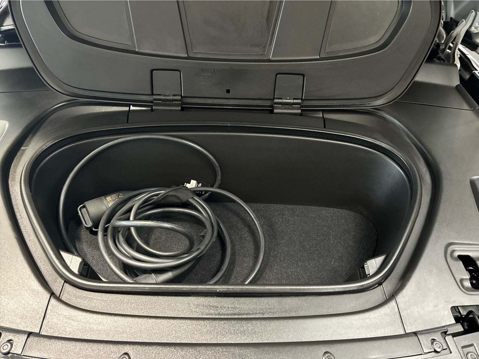 Sølv Volvo XC40 fra 2023