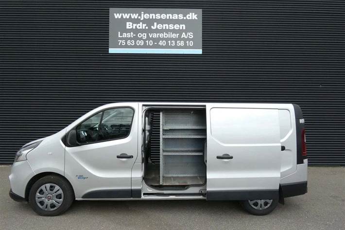 Sølv Fiat Talento fra 2021