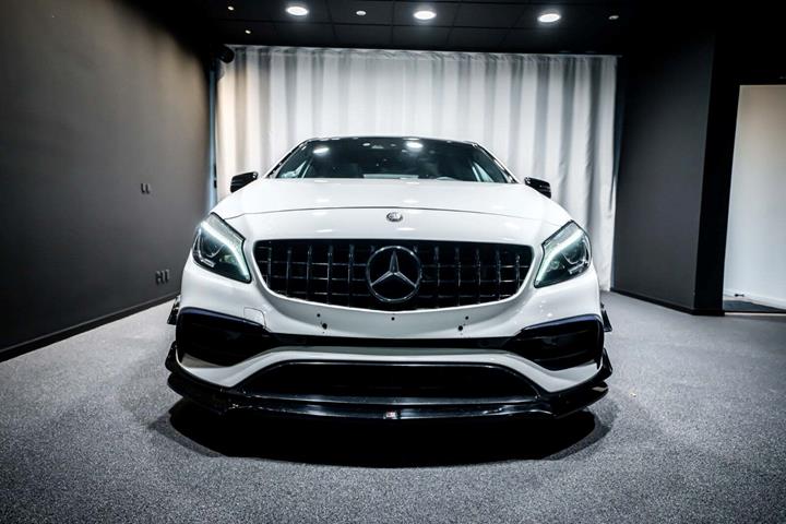 Hvid Mercedes A45 fra 2017