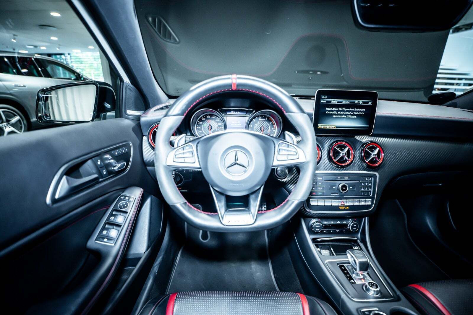 Hvid Mercedes A45 fra 2017