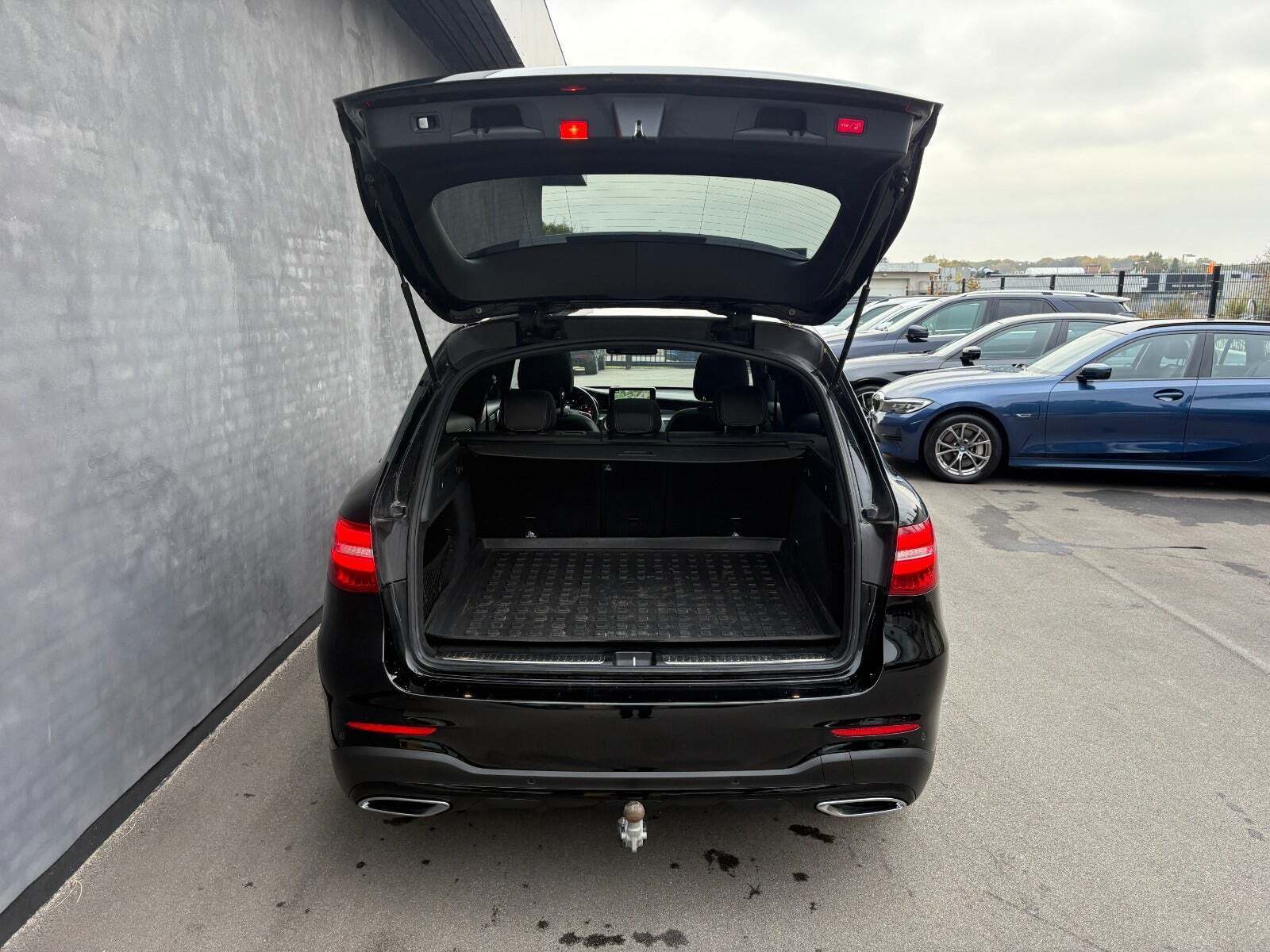 Sort Mercedes GLC350 d fra 2018